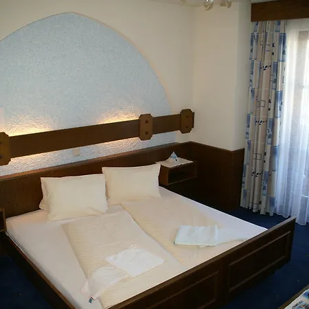 Guest house Heidi 3*
