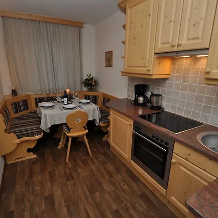 Guest house Heidi 3*